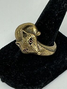 Vintage Figural Fox Head Ring Gold-Tone Textured Fur Red Glass Eyes Size 8